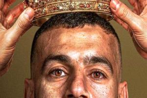 الملك" صلاح على الأعناق.. احتفالات صاخبة وتهنئة رئاسية بعد فوز مصر التاريخي"