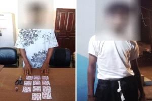 شرطة كريتر تضبط متهمين بترويج الحبوب المخدرة في أحد أحياء المديرية.
