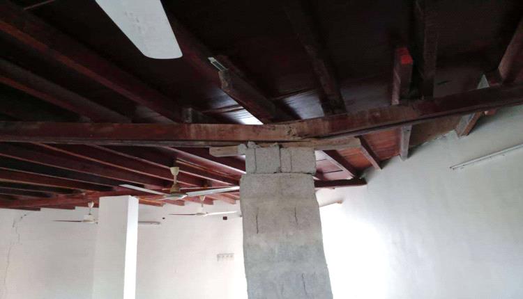 كارثة وشيكة.. مسجد بعدن آيل للسقوط على رؤوس المصلين