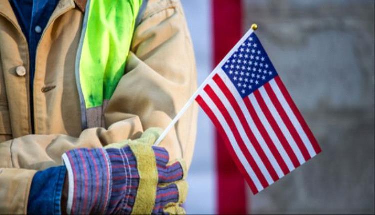 طلبات إعانة البطالة الأمريكية ترتفع بأقل من المتوقع