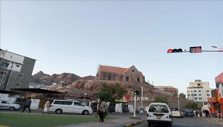 
فوضى الأسعار في عدن.. تسعير السلع على 700 والريال السعودي عند 410 وسط غياب الرقابة
