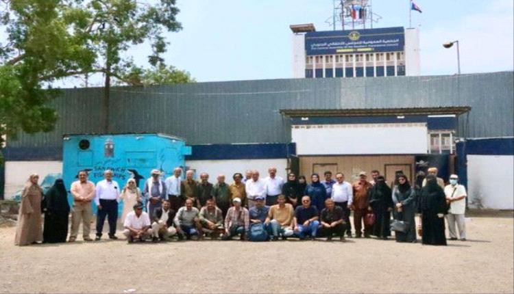 قيادات عمومية الانتقالي تنظم وقفة احتجاجية أمام مقر الجمعية