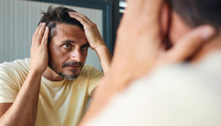 تكلفته أقل ونتائجه واعدة.. علاج غير جراحي لتساقط الشعر ..