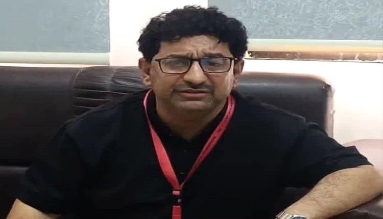 الدكتور أنور السيلاني يهنئ مدير عام مكتب الصحة بعدن بحلول عيد الفطر المبارك