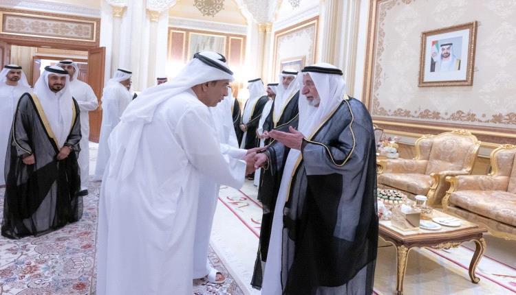 الشيخ الدكتور سلطان القاسمي .. نموذج القائد المربي والحاني على شعبه