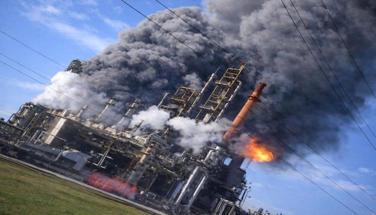 الانفجار في مصفاة النفط في تكساس هائل بكل ما تحمله الكلمة من معنى.
