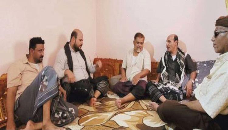 رئيس انتقالي حضرموت يتفقد أسر شهداء الثورة الجنوبية في المكلا