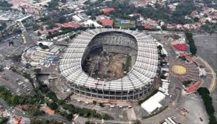 جماهير المكسيك تحتفل بإعادة افتتاح استاد أزتيكا