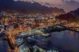 ملايين تُضخ تحت مسمى “أبناء عدن”.. مصادر تكشف دعم بيت هائل سعيد أنعم لتأسيس كيانات جديدة في العاصمة عدن