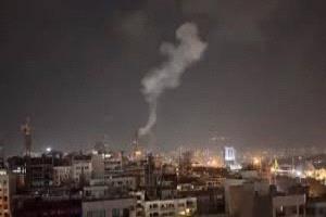 ضربات عنيفة على طهران وإيران تتمسك بقطع إمدادات النفط عبر مضيق هرمز