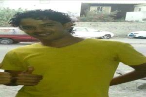 شاب في ربيع عمره، أخذ صورة “سيلفي” وكتب عليها (أمنيتي أن أموت قبل أمي وجدتي، حتى لا أموت مرتين).