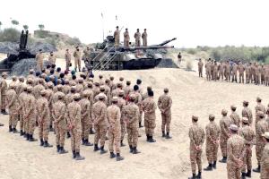 الجيش الباكستاني يعلن تدمير عدة مراكز رئيسية ومراكز عمليات لطالبان أفغانستان وحركة طالبان باكستان