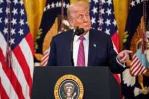 ترامب يتوعد نظام الحكم في إيران بـ”تدمير كامل”