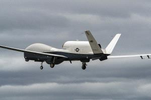 إيران.. تحليق طائرة استطلاع أمريكية قرب محطة "بوشهر" النووية