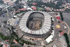 جماهير المكسيك تحتفل بإعادة افتتاح استاد أزتيكا