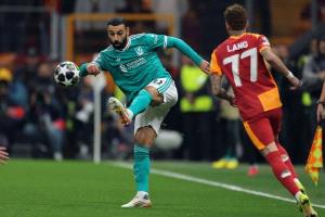 قد يسجل هدفا بين الحين والآخر.. أحد نجوم ليفربول يحذر من تراجع مستوى صلاح ويقترح البديل