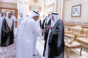 الشيخ الدكتور سلطان القاسمي .. نموذج القائد المربي والحاني على شعبه