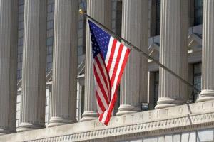 استقالة مدير المركز الوطني الأمريكي لمكافحة الإرهاب