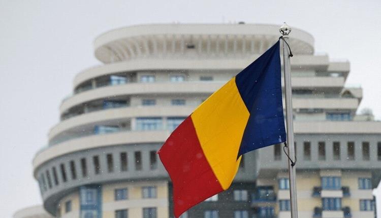رئيس حكومة رومانيا: بعض شركات تصنيع السيارات في البلاد مستعدة لإنتاج معدات عسكرية