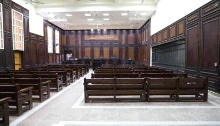 محام يطعن زميله بـ"آلة حادة" داخل محكمة مصرية