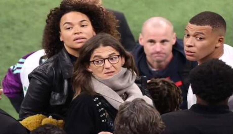 والدة كيليان مبابي تلفت الأنظار برد فعلها على صافرات الاستهجان ضد نجم ريال مدريد 