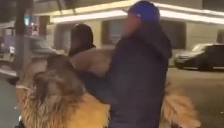 خروف العيد يتجوّل على دراجة نارية.. فيديو طريف شغل الليبيين