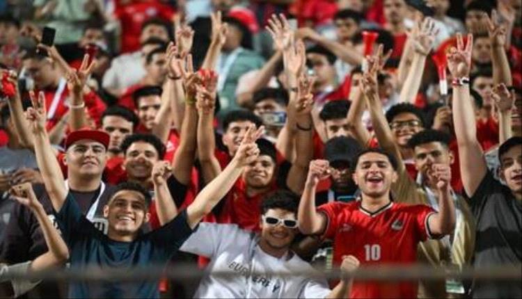 بعد الخسارة في القاهرة.. لاعبو روسيا يشتكون من الجماهير المصرية