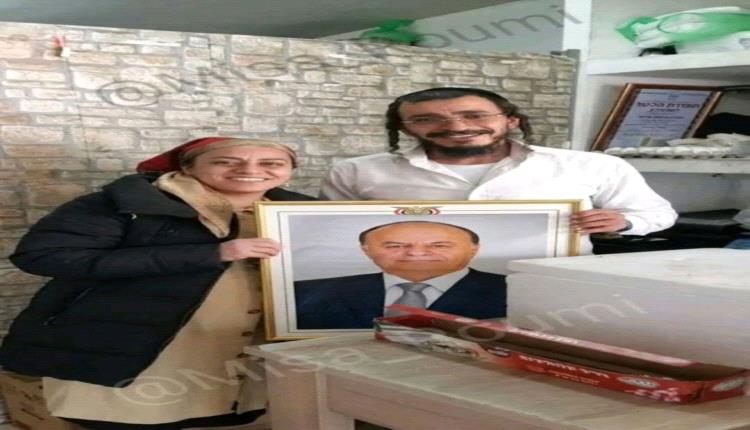 شقيقان يمنيان يُعرفان باسم “خموس ونجمة المورعي”