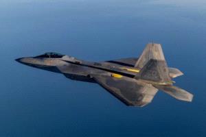 الطائرة التي لا تُهزم.. F-22 تُحكم قبضتها على الحرب الجوية