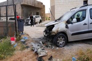 مستوطنون إسرائيليون يقتحمون منازل ويحرقون مسجدا بالضفة الغربية