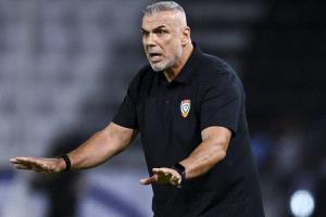 الاتحاد الإماراتي يقيل المدرب الروماني كوزمين  