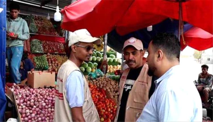 حملة رقابية تضبط مخالفات تجارية في البريقة
