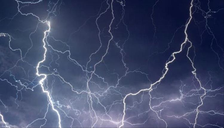 عواصف عنيفة تضرب اليونان.. و22 ألف صاعقة في يوم واحد
