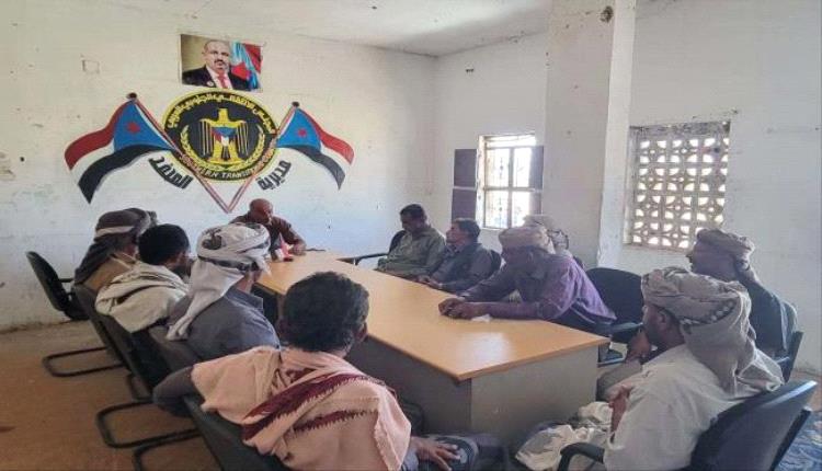 رئيس انتقالي المحفد يعقد لقاء تشاوريا لرؤساء اللجان المحلية للتحض..