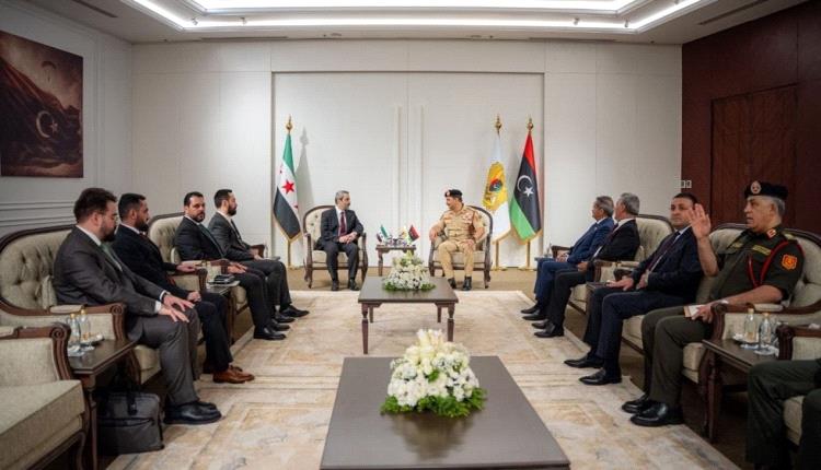 ملف السوريين المفقودين في ليبيا على طاولة الشيباني وحفتر في بنغازي