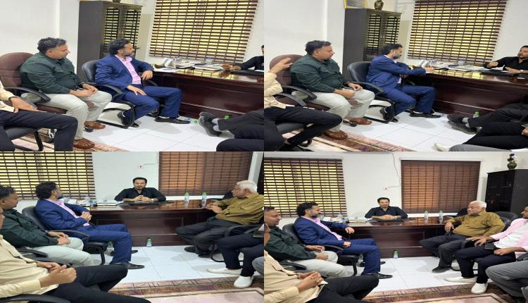 مدير عام إعلام عدن يناقش مع مديري مكاتب الإعلام بالمديريات تطوير الأداء الإعلامي وإطلاق الموقع الرسمي للعاصمة ( صور )
