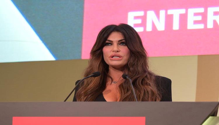 "عزيزي أرجوك أن تنجز هذا اليوم".. فضيحة مراسلات السفيرة الأمريكية في اليونان تهددها بالإقالة