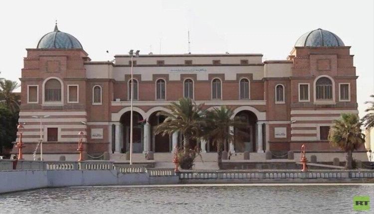 مصرف ليبيا المركزي يستنكر اقتحام مقره ويطالب بمساءلة المسؤولين