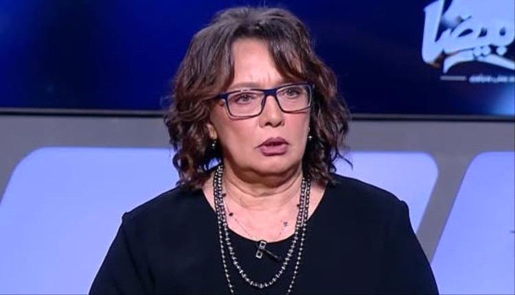 نجمة "الواد سيد الشغال" تكشف سر غيابها: التدخين أثر على صوتي