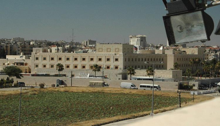 الأردن يشدد الإجراءات الأمنية حول السفارات ومراكز التسوق بعد الهجوم الإرهابي على كنيسة الكرك