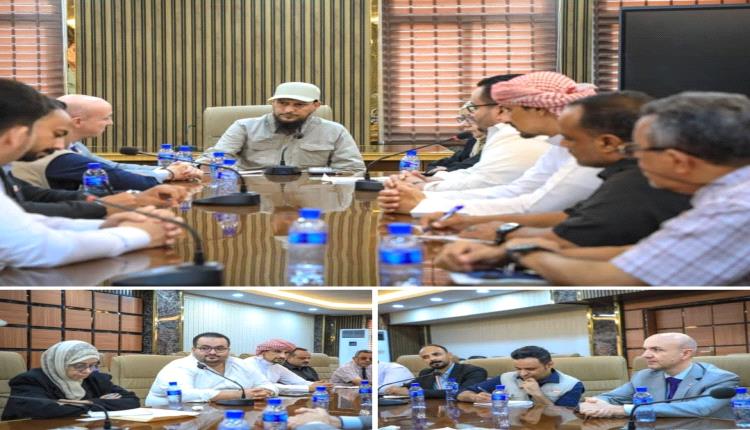 المحافظ شيخ يبحث مع ممثل صندوق الأمم المتحدة للسكان دعم برامج التدريب والتأهيل وسبل مواجهة التحديات الإنسانية في العاصمة عدن ( صور )