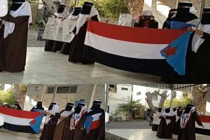 طالبات ثانوية تمنع للبنات يحيين الذكرى الـ 63 لثورة 14 أكتوبر ببرنامج صباحي ومسرحي مميز