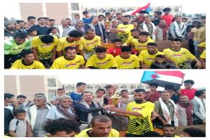 النمارة تتوج بكأس ١٤ اكتوبر في افتتاح دوري الشهداء بمديرية الملاح (صور )
