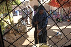أطباء السودان يحذرون من تدهور صحي خطير يهدد آلاف المحتجزين في الجنينة