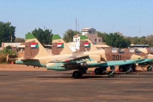سلاح الجو السوداني يوجه ضربات واسعة لمعاقل "الدعم السريع" في نيالا