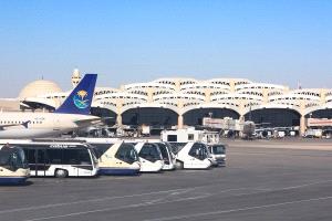 مواقف عربية ودولية متضامنة مع السعودية بعد استهداف مطار الرياض
