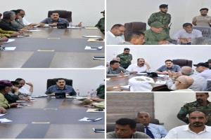 اللواء الشعيبي يرأس اجتماعاً أمنياً موسعاً لقيادات البحث والتحريات ويشدد على تعزيز العمل الوقائي وحماية العاصمة عدن