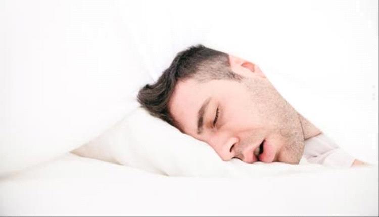 دراسة علمية عن النوم العميق.. يُبطئ تطور الزهايمر ويحمي الدماغ من التدهور