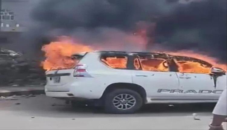 المقاومة الجنوبية بالضالع تضرم النار بمركبة وزير دفاع حكومة الوصاية
