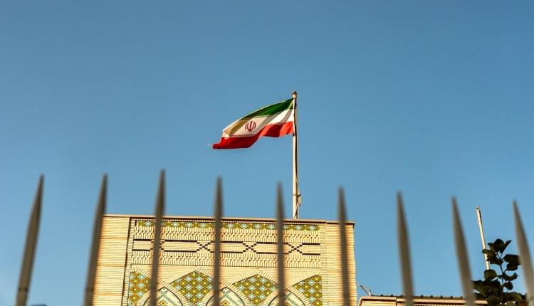 طهران تطلب من دبلوماسي سويدي مغادرة إيران خلال 48 ساعة.. فماذا فعل؟